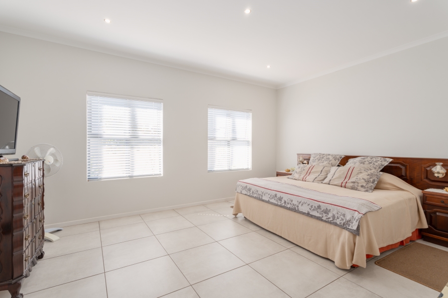 3 Bedroom Property for Sale in Country Club Western Cape